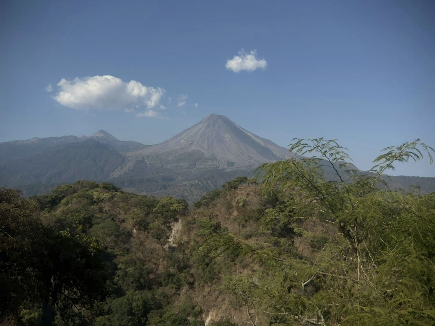El Volcán de Fuego visto desde Comala